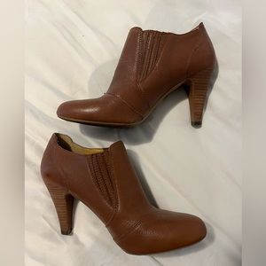 Audrey Brooke ‘AVIGNON’ ankle/heel slip on bootie - Size 8 1/2